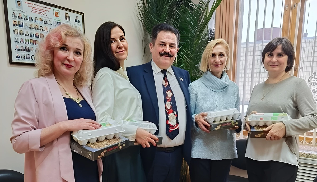 депутат из Вологды подарил яйца коллегам