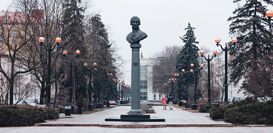 памятник Державину в Тамбове