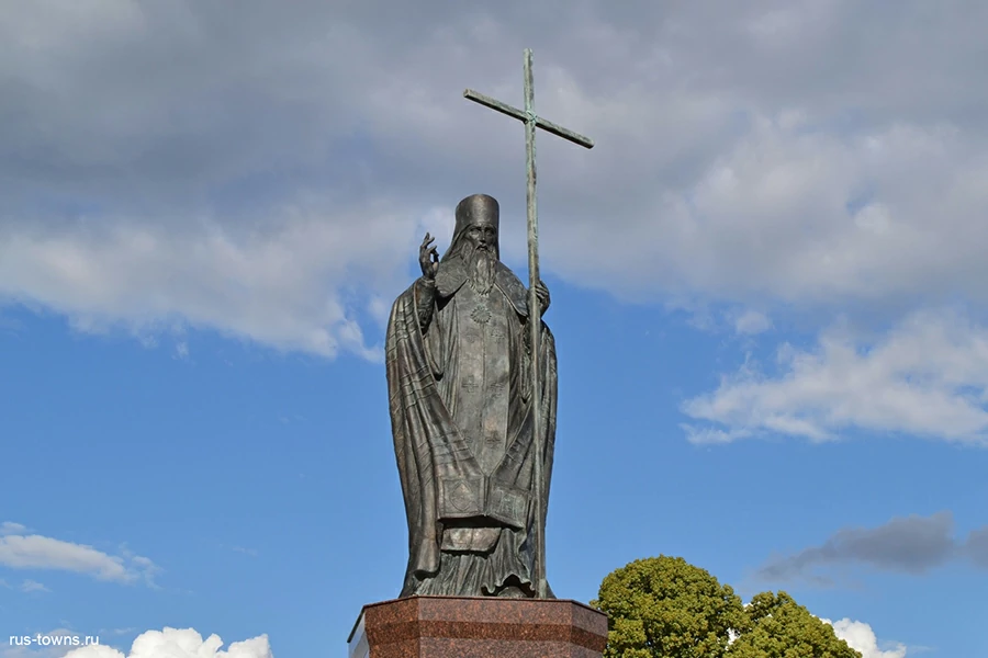 Памятник святителю Питириму Тамбовскому